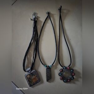 Elegant Black and Silver Pendant Necklace Set